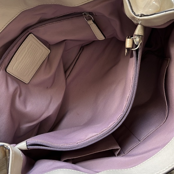 Coach metallic gold Soho East West leather shoulder bag - Picture 10 of 11